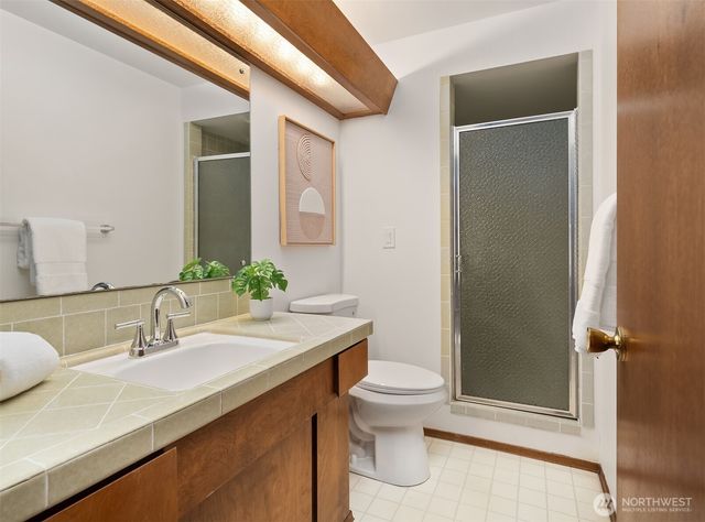 1325 NW 200th Street, Shoreline, WA 98177