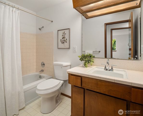 1325 NW 200th Street, Shoreline, WA 98177