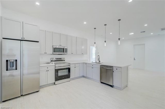 940 Lakeside DR, Lehigh Acres, FL 33974