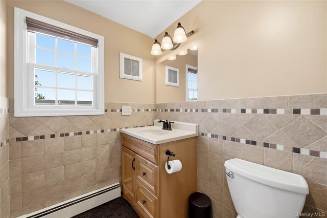 364 Boundary Avenue, Massapequa, NY 11758