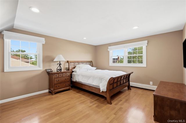 364 Boundary Avenue, Massapequa, NY 11758