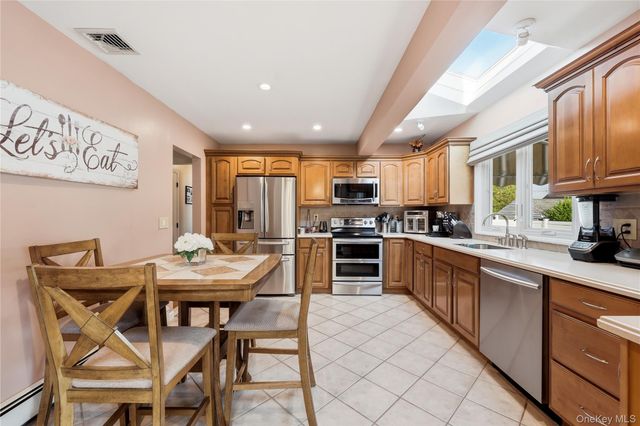 364 Boundary Avenue, Massapequa, NY 11758