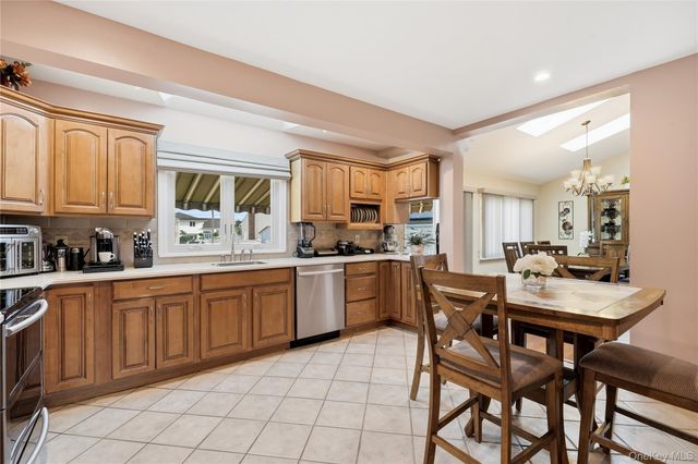 364 Boundary Avenue, Massapequa, NY 11758
