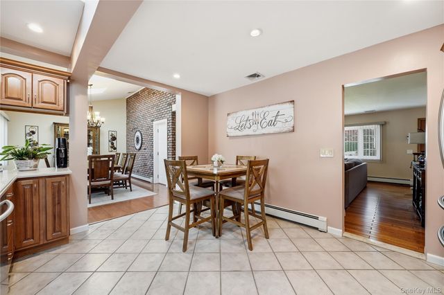 364 Boundary Avenue, Massapequa, NY 11758