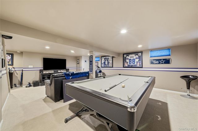 364 Boundary Avenue, Massapequa, NY 11758