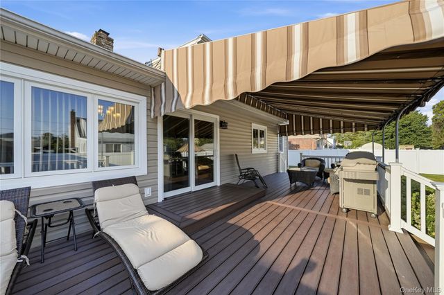 364 Boundary Avenue, Massapequa, NY 11758