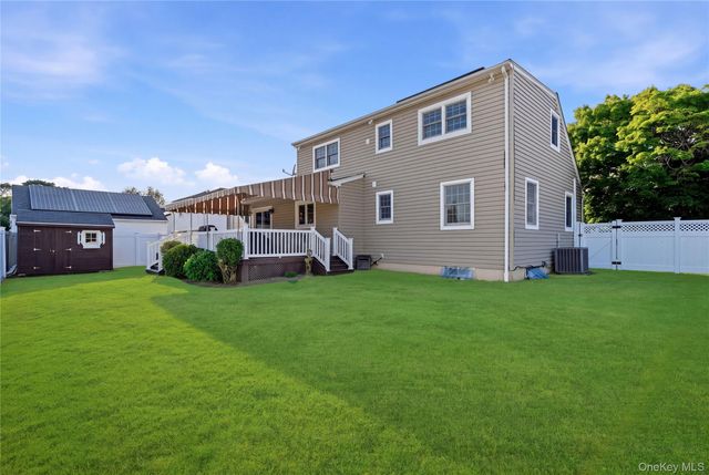 364 Boundary Avenue, Massapequa, NY 11758