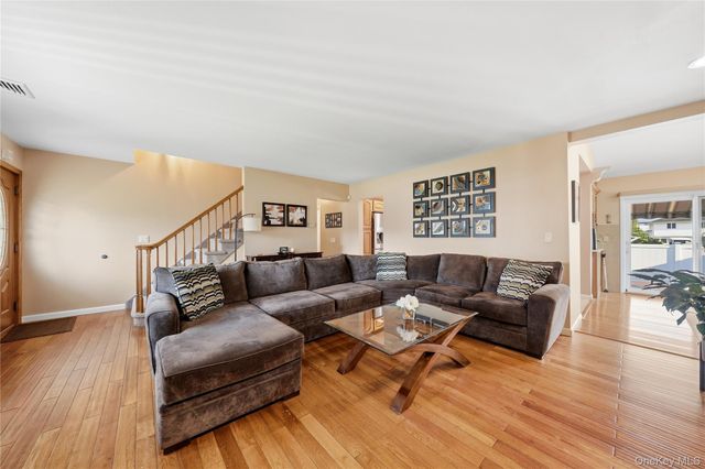 364 Boundary Avenue, Massapequa, NY 11758