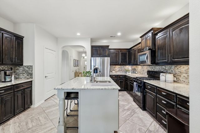 100 Cole Court, Argyle, TX 76226