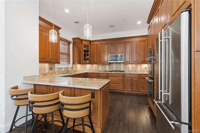 428 Trotting Lane 428, Westbury, NY 11590