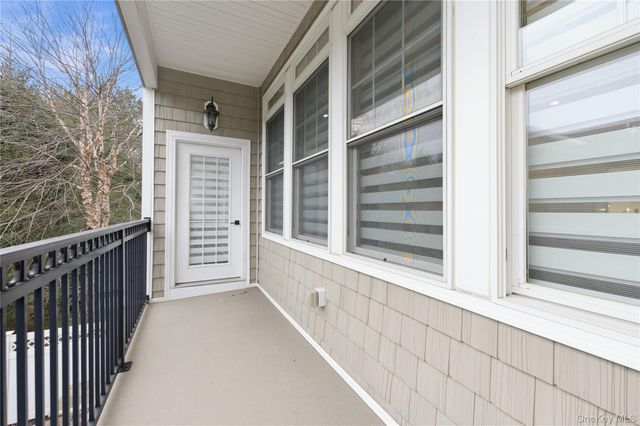 428 Trotting Lane 428, Westbury, NY 11590