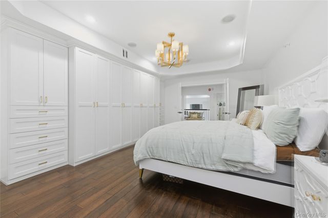 428 Trotting Lane 428, Westbury, NY 11590