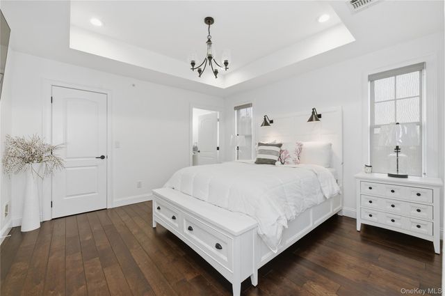 428 Trotting Lane 428, Westbury, NY 11590