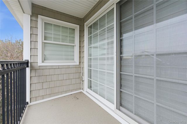 428 Trotting Lane 428, Westbury, NY 11590