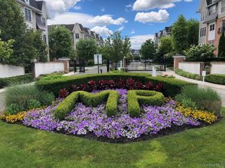 428 Trotting Lane 428, Westbury, NY 11590