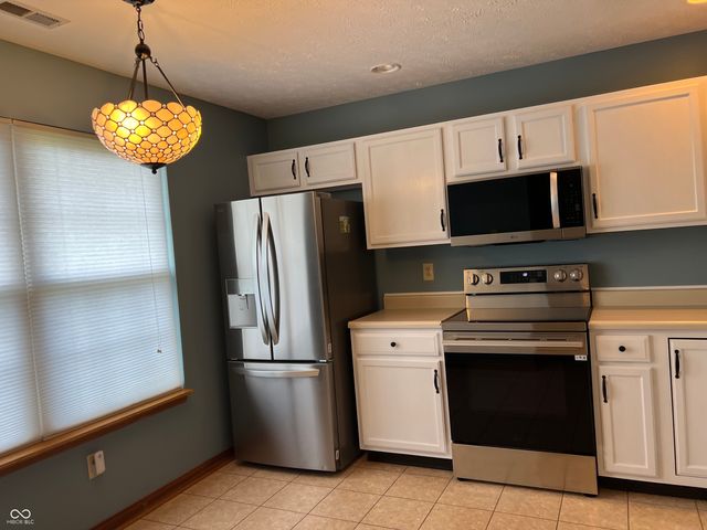 2047 Pelican, Franklin, IN 46131