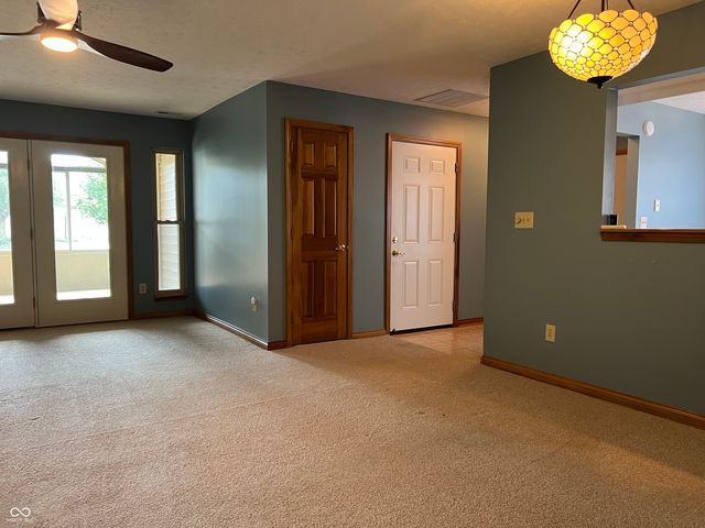 2047 Pelican, Franklin, IN 46131