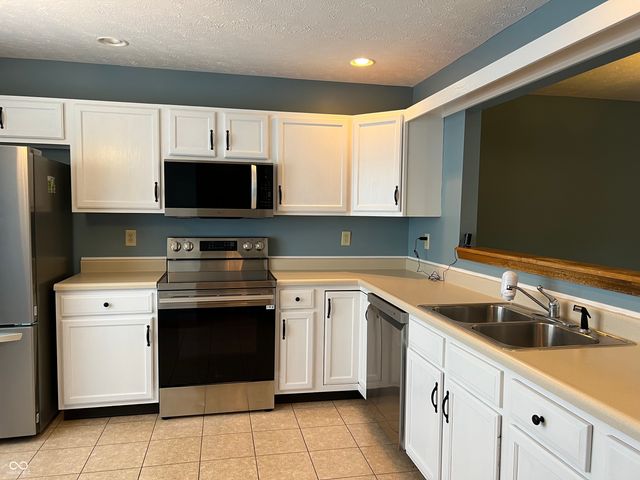 2047 Pelican, Franklin, IN 46131