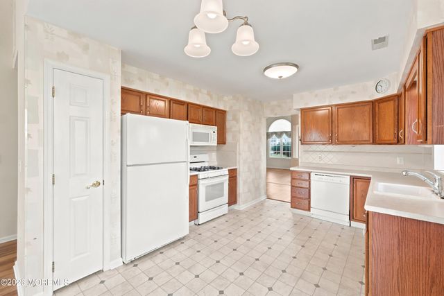 29 N Baker Drive, Jackson, NJ 08527