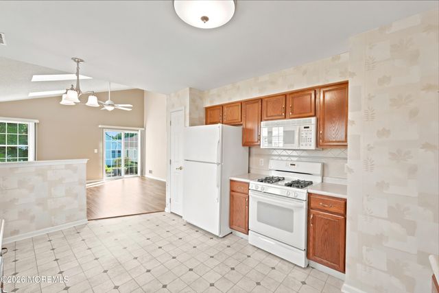 29 N Baker Drive, Jackson, NJ 08527