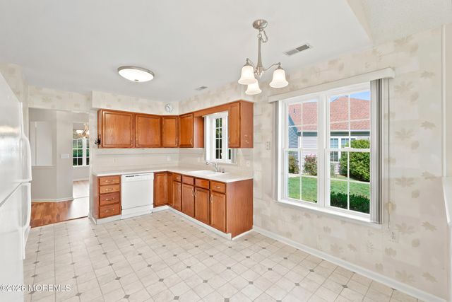 29 N Baker Drive, Jackson, NJ 08527