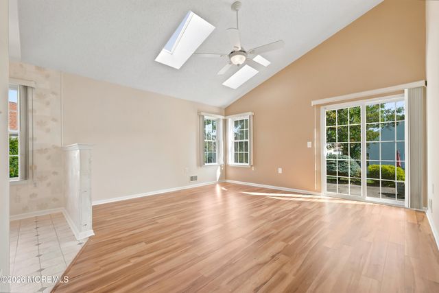 29 N Baker Drive, Jackson, NJ 08527