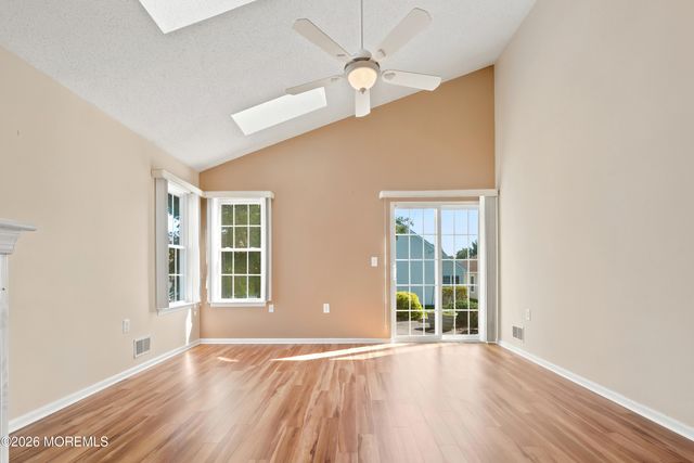 29 N Baker Drive, Jackson, NJ 08527