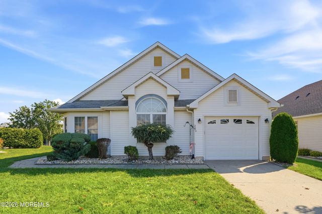 29 N Baker Drive, Jackson, NJ 08527