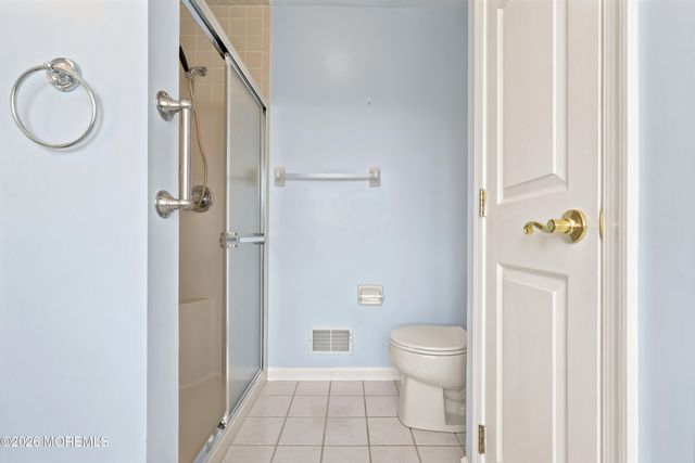 29 N Baker Drive, Jackson, NJ 08527