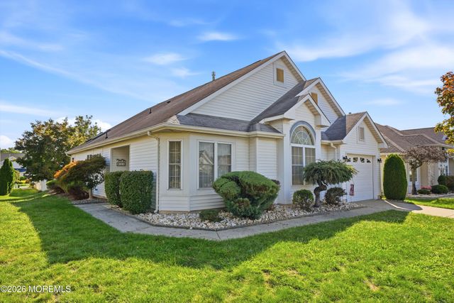 29 N Baker Drive, Jackson, NJ 08527