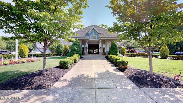 29 N Baker Drive, Jackson, NJ 08527