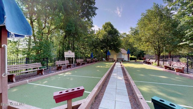 29 N Baker Drive, Jackson, NJ 08527
