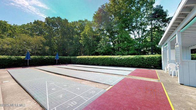 29 N Baker Drive, Jackson, NJ 08527