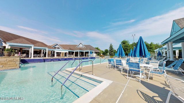 29 N Baker Drive, Jackson, NJ 08527