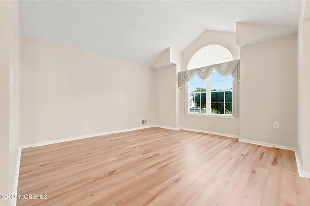 29 N Baker Drive, Jackson, NJ 08527