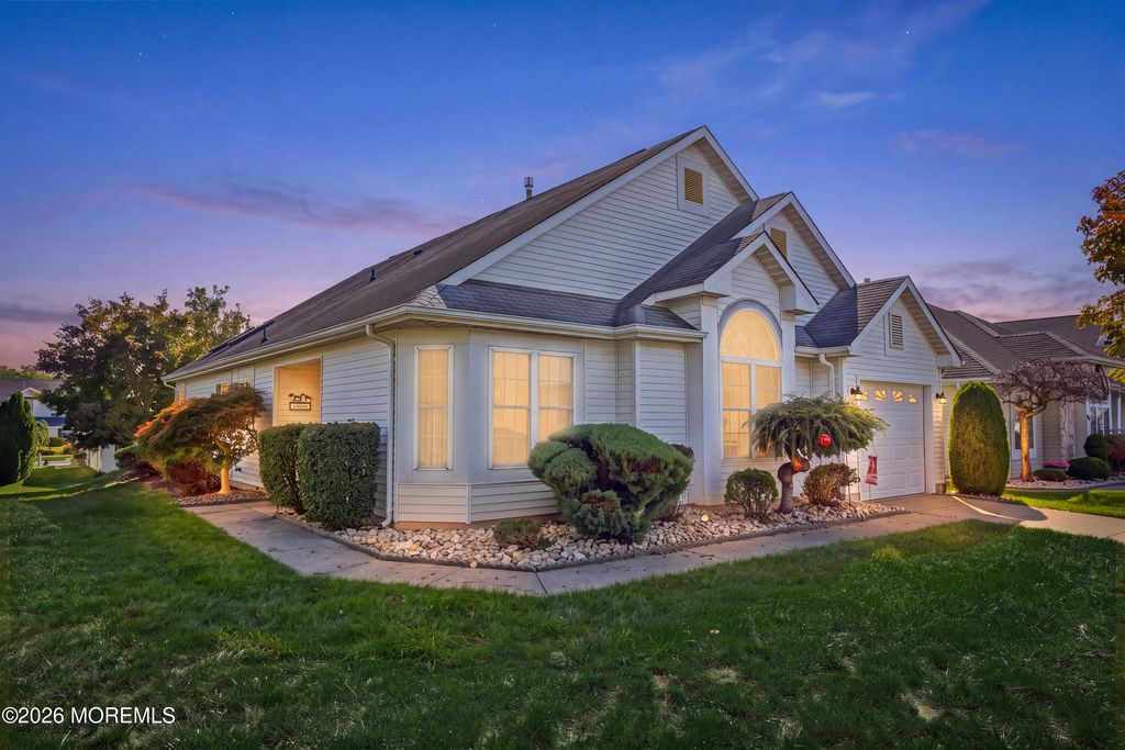 29 N Baker Drive, Jackson, NJ 08527
