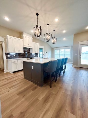 605 Phyllis Farm Road, Prairie Grove, AR 72753