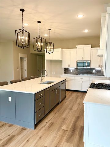 605 Phyllis Farm Road, Prairie Grove, AR 72753