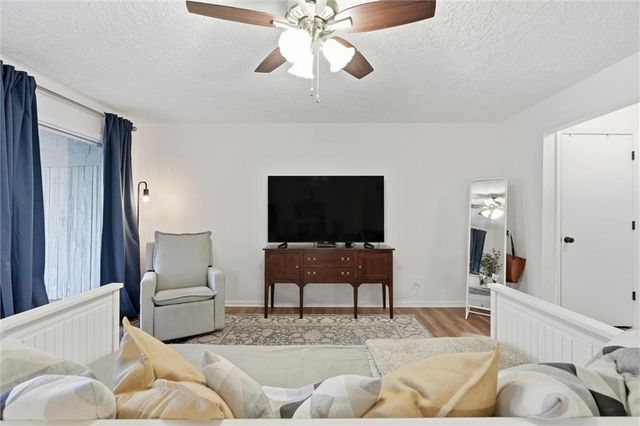 7430 W 102nd Court, Overland Park, KS 66212