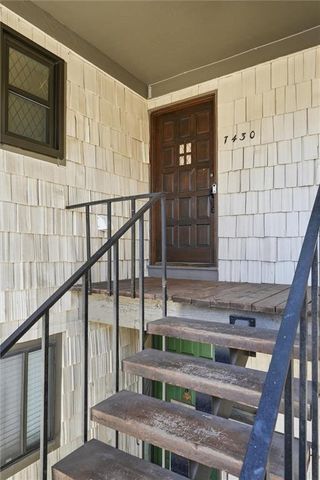 7430 W 102nd Court, Overland Park, KS 66212