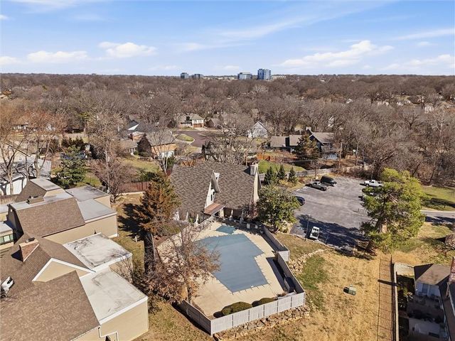 7430 W 102nd Court, Overland Park, KS 66212