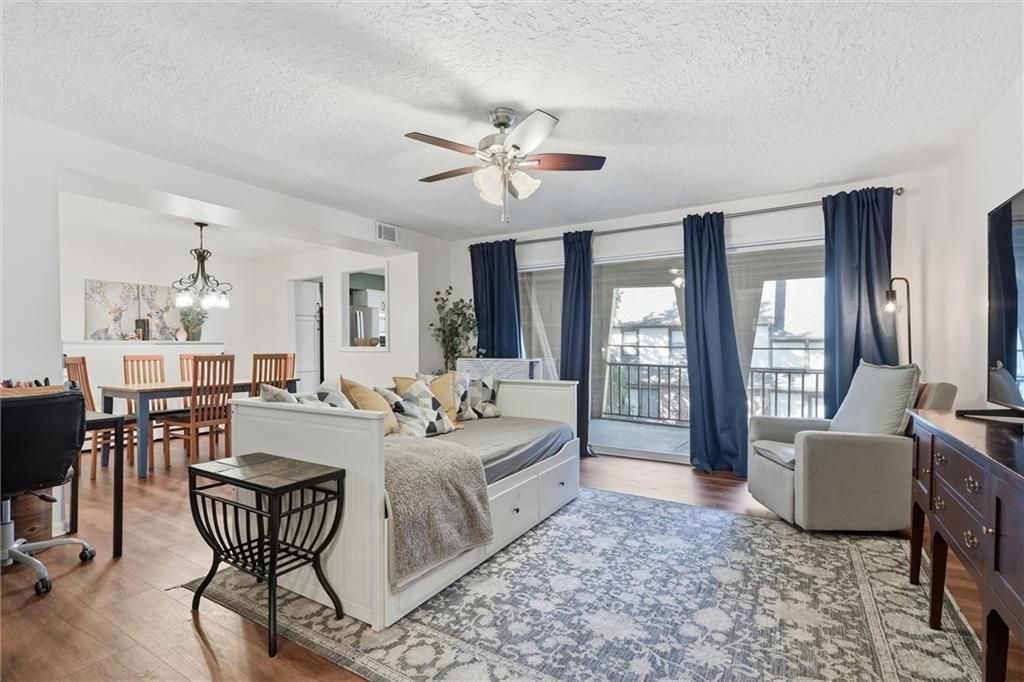 7430 W 102nd Court, Overland Park, KS 66212