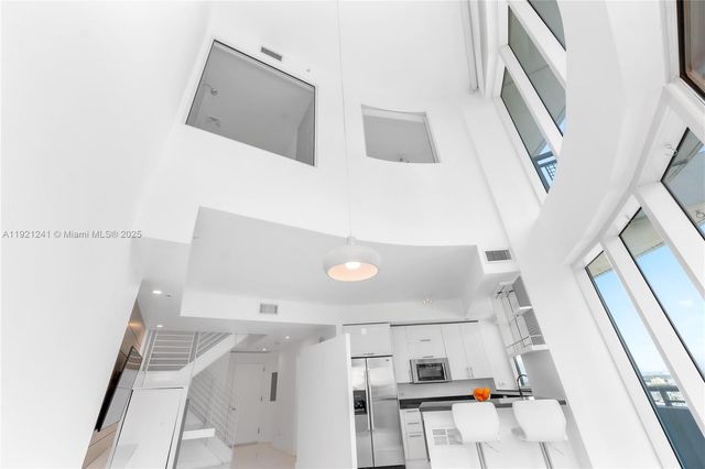 60 SW 13th St 2626, Miami, FL 33130