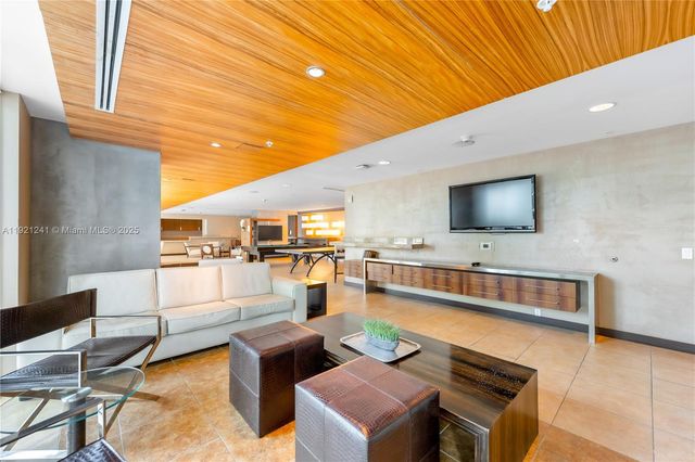 60 SW 13th St 2626, Miami, FL 33130