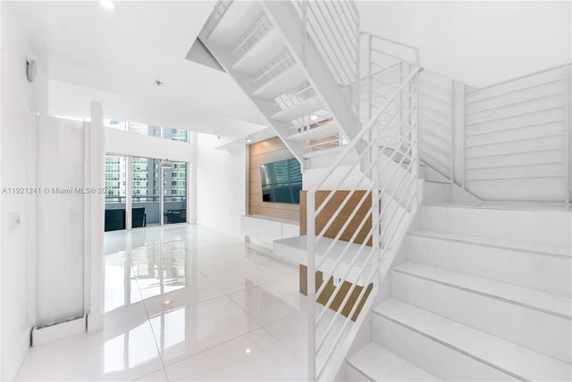 60 SW 13th St 2626, Miami, FL 33130