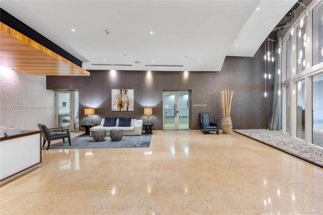 60 SW 13th St 2626, Miami, FL 33130