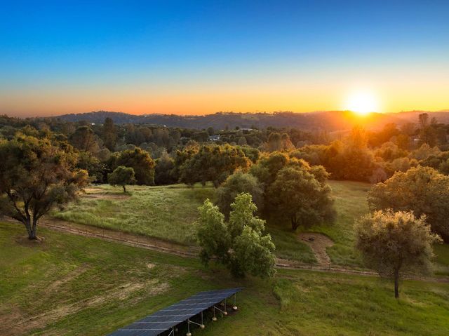 5670 China Hill Rd, El Dorado, CA 95623