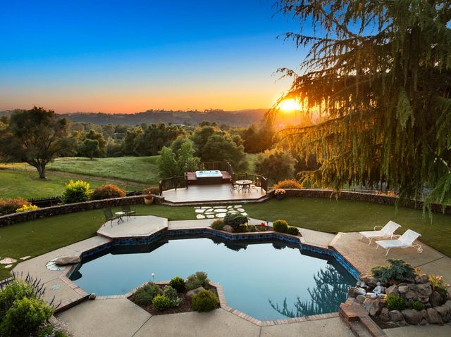 5670 China Hill Rd, El Dorado, CA 95623