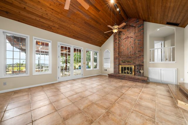 5670 China Hill Rd, El Dorado, CA 95623