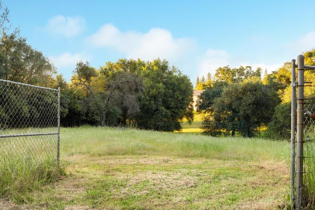 5670 China Hill Rd, El Dorado, CA 95623